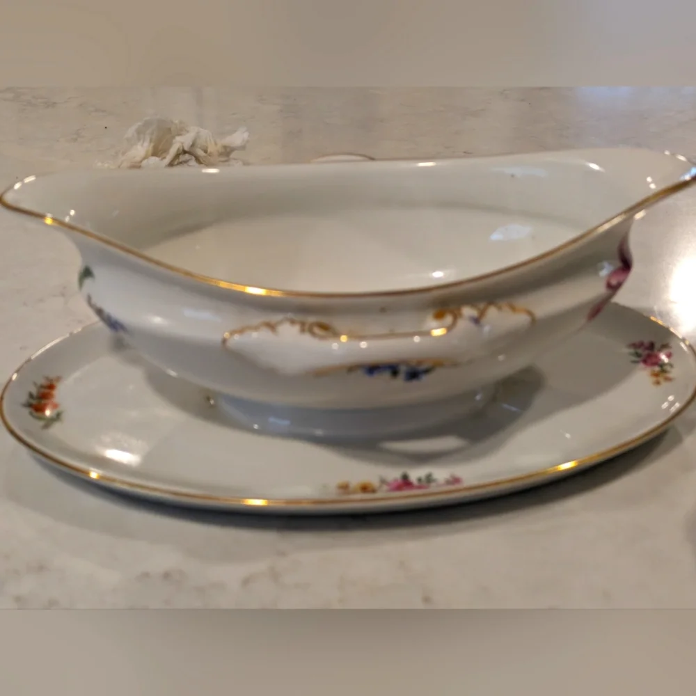 Vintage Bomemia Czecho - Slowakia Cecil Gravy Boat w/Detached Under Plate